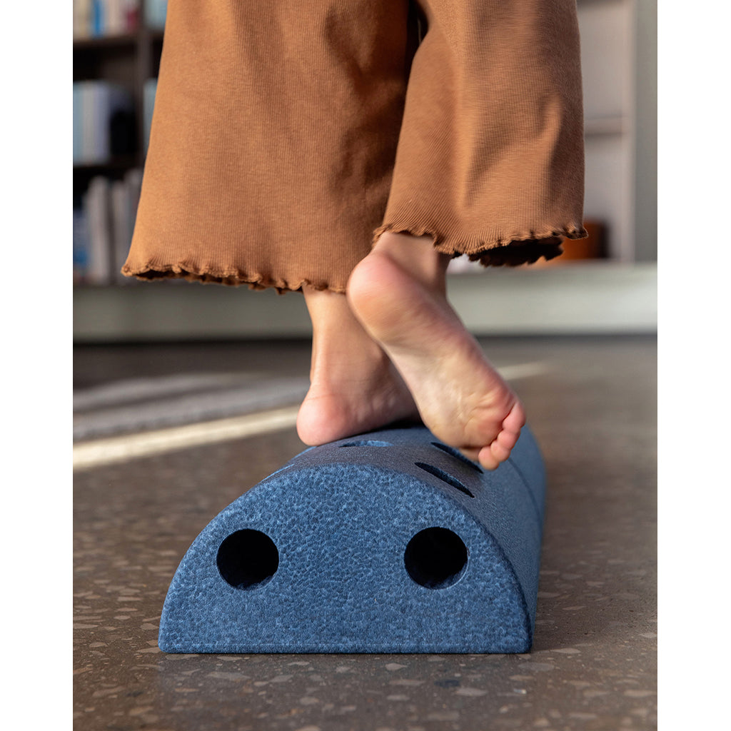 Modu Stool, Barnpall, aktivitetsmöbel i skum - Deep blue