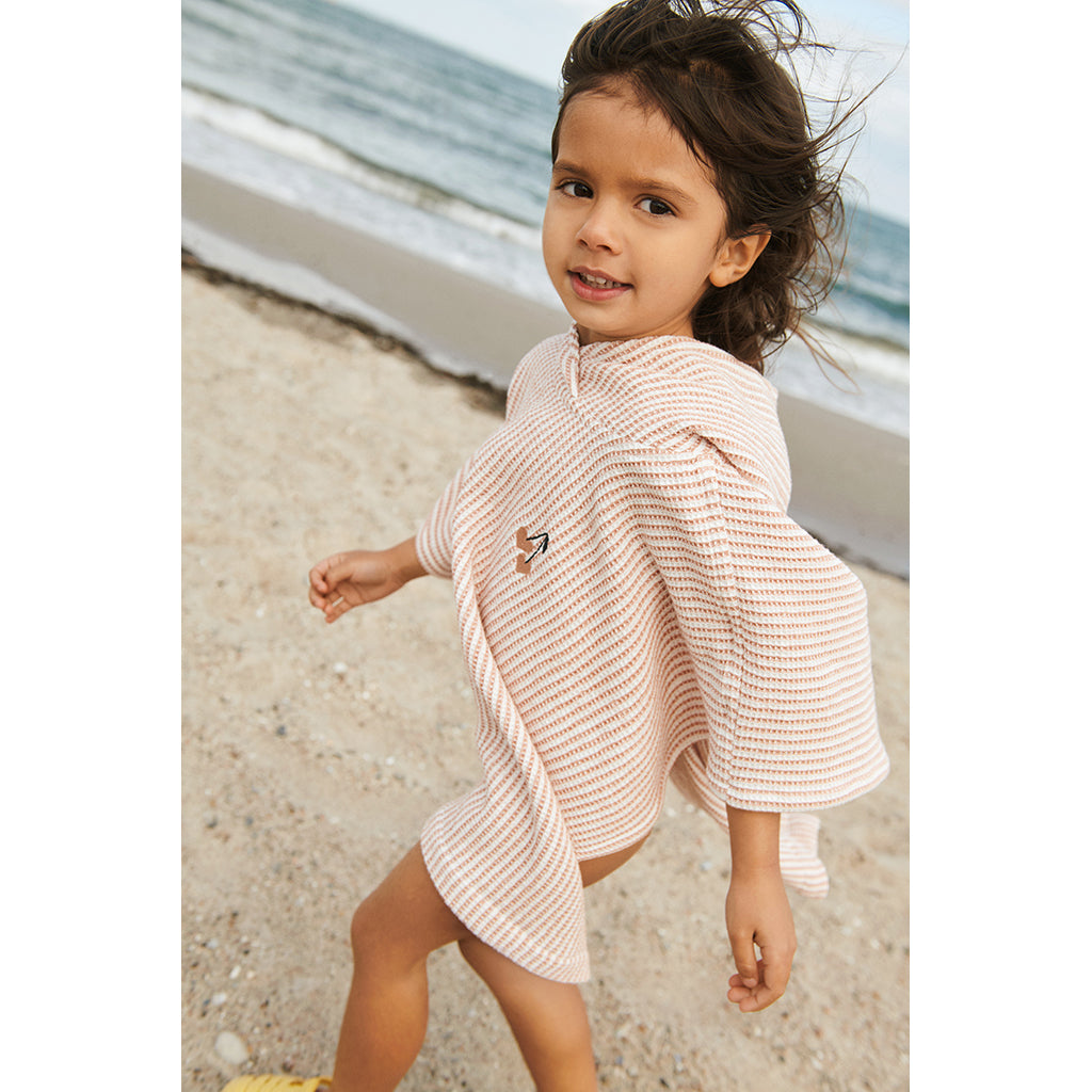 Liewood Paco badponcho, Stripe Tuscany rose/creme – Storlek 3–8 år