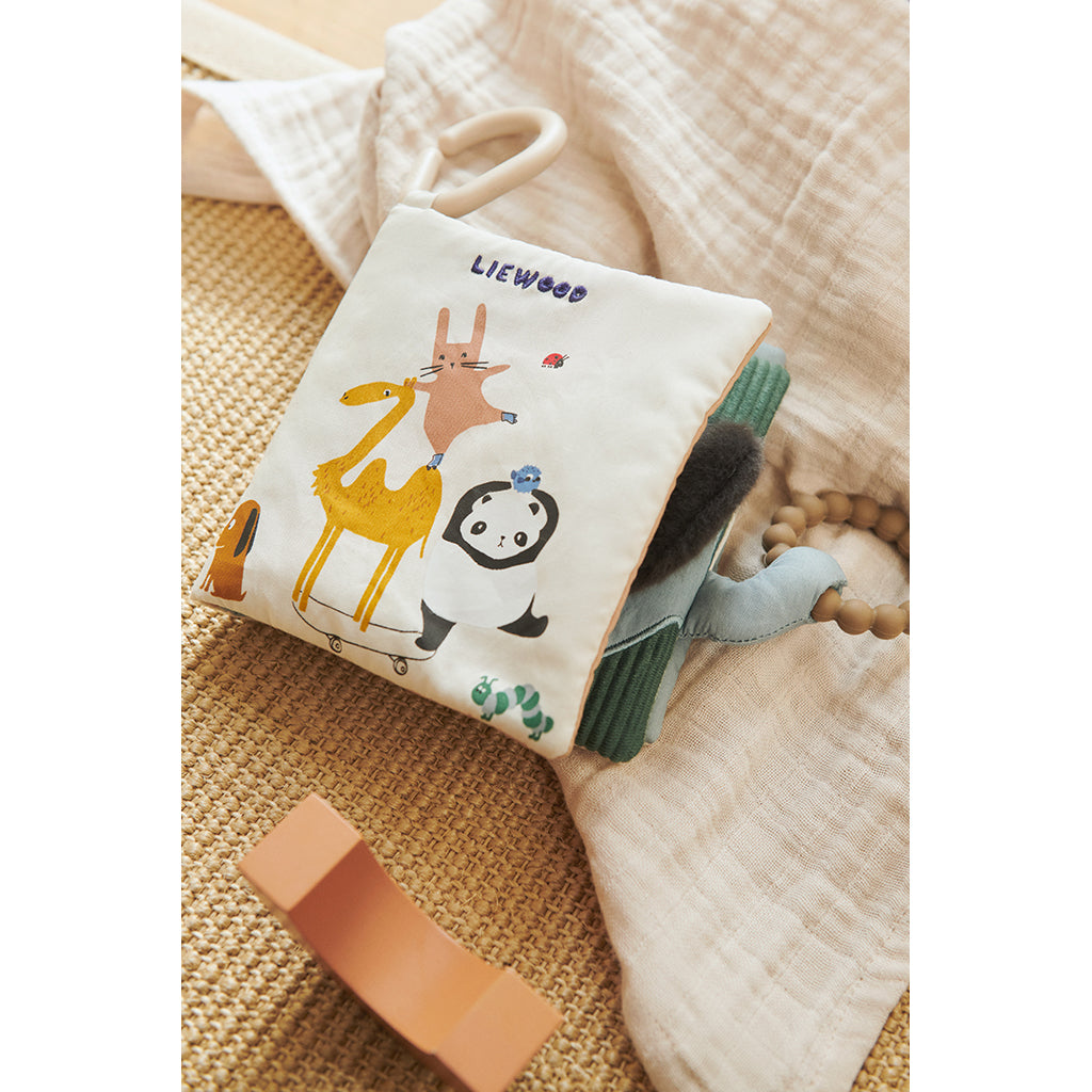 Liewood tygbok, Fey - Jorden runt/Sandy