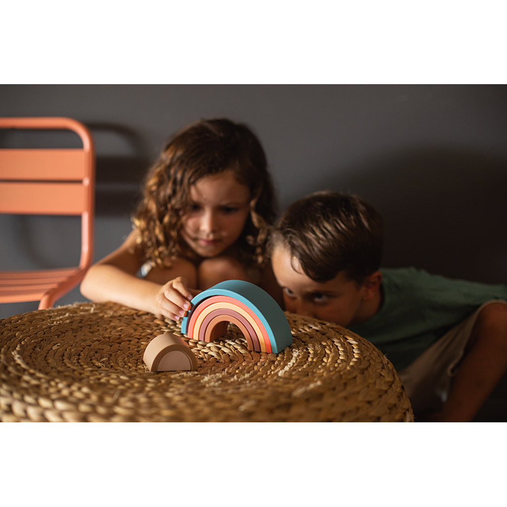 Little L, Babyleksaker i silikon, Regnbåge - Bruna och gröna nyanser