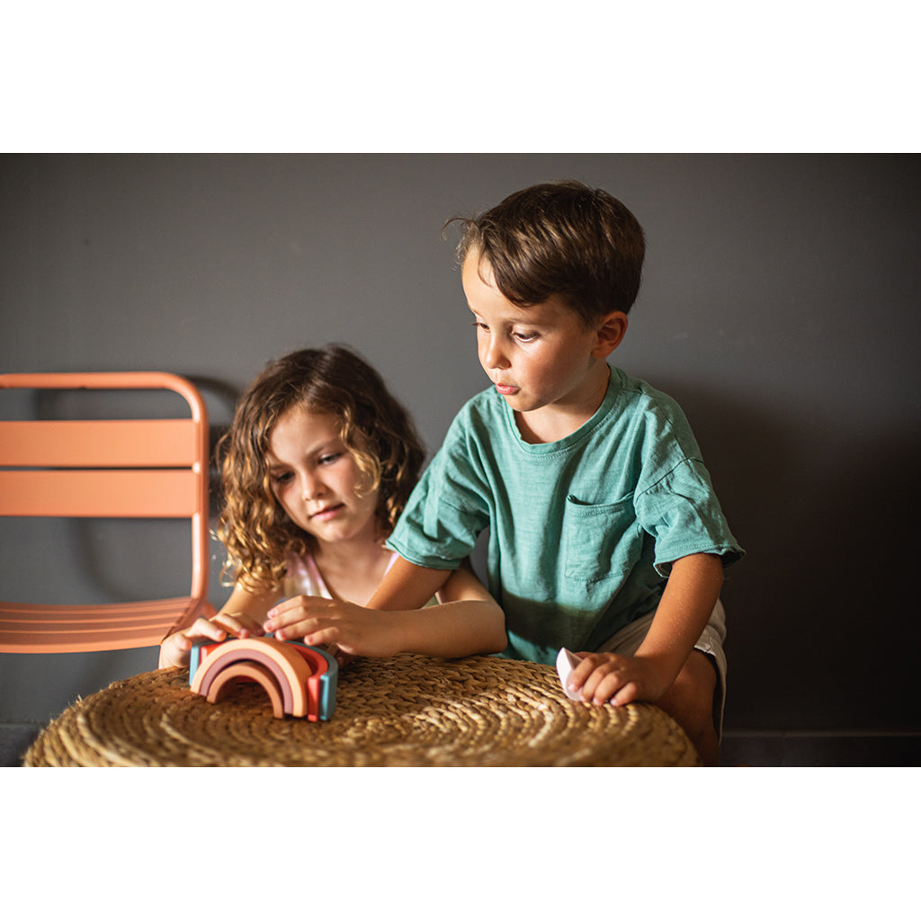 Little L, Babyleksaker i silikon, Regnbåge - Bruna och gröna nyanser