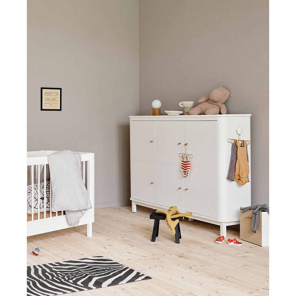 Oliver Furniture Wood multiskåp med 3 dörrar, vit