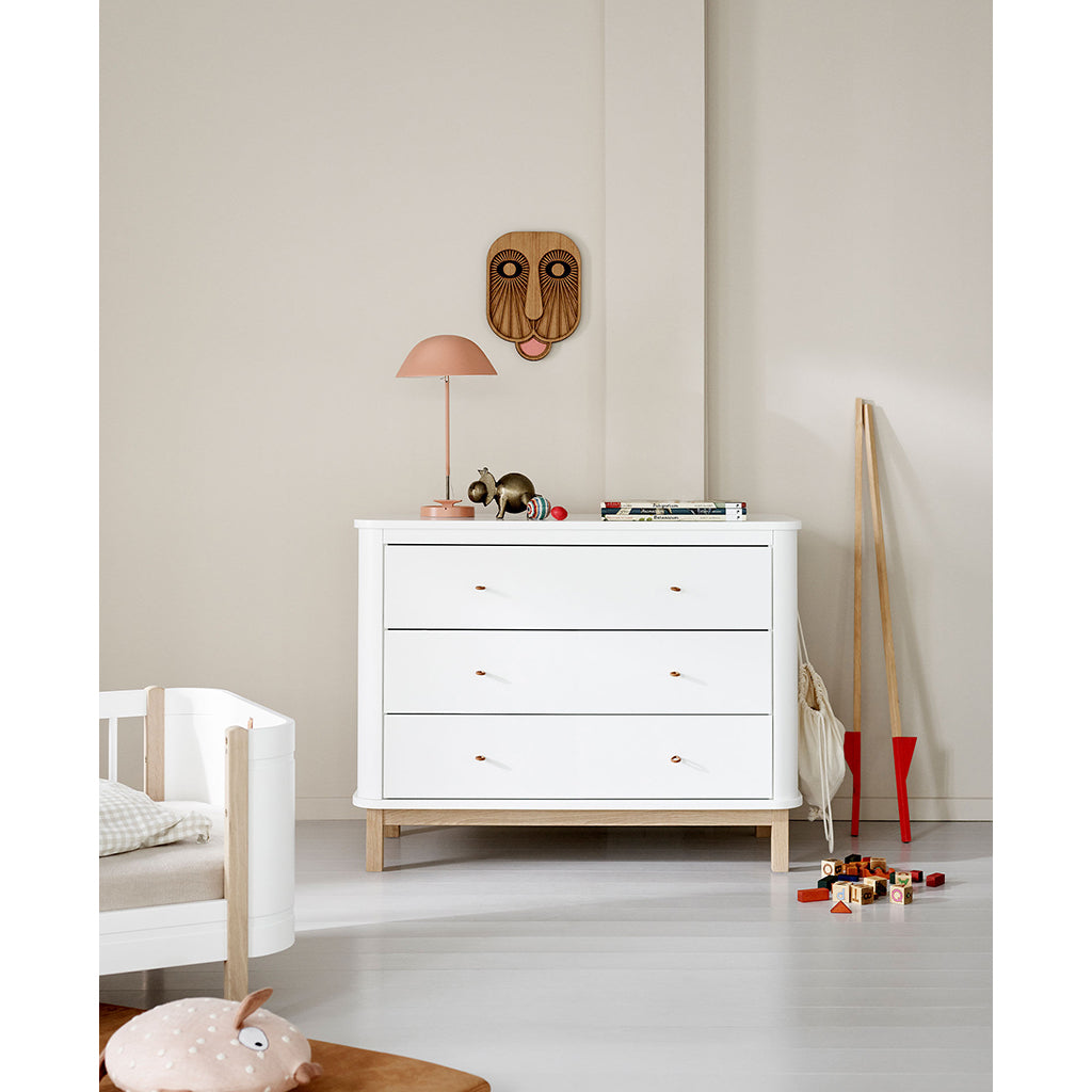 Oliver Furniture Wood byrå, med 3 lådor - Vit/ek