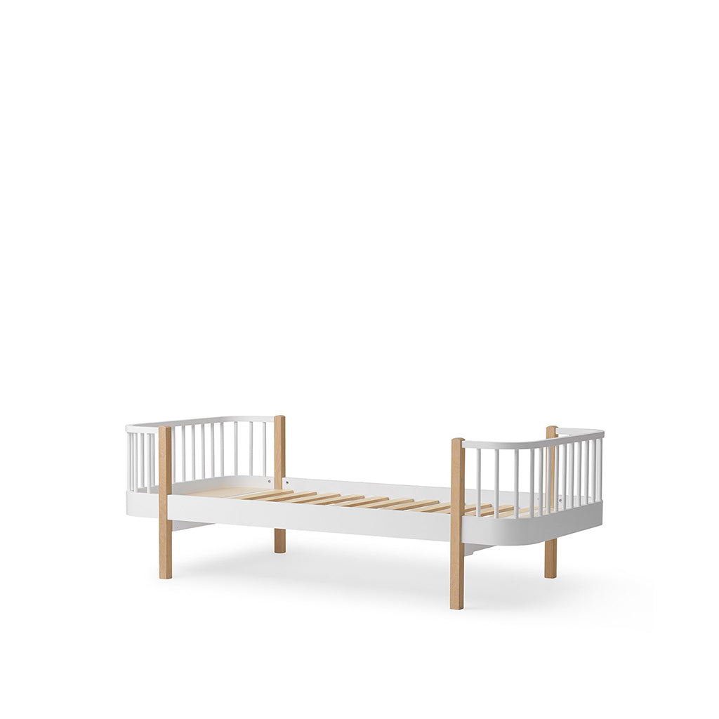 Oliver Furniture, Wood Original, säng - vit/ek