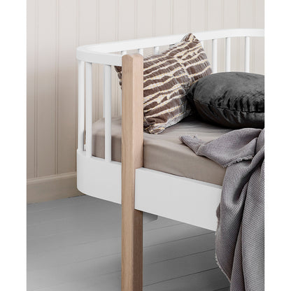 Oliver Furniture, Wood Original, juniorsäng/soffa – Vit/ek