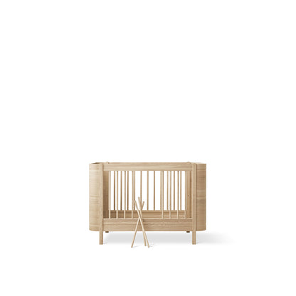 Oliver Furniture, Wood Mini+ spjälsäng exkl. junior kit – Ek (LEVERANS start maj)