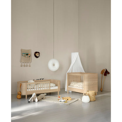 Oliver Furniture, Wood Mini+ spjälsäng exkl. junior kit – Ek (LEVERANS start maj)