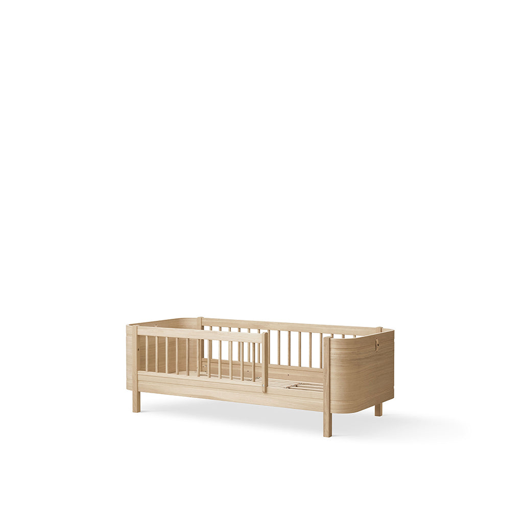 Oliver Furniture, Wood Mini+ juniorsäng – Ek (LEVERANS mitten av maj)