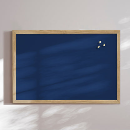 Opslagstavle m. egetræsramme, Dark Blue 62 x 42 cm