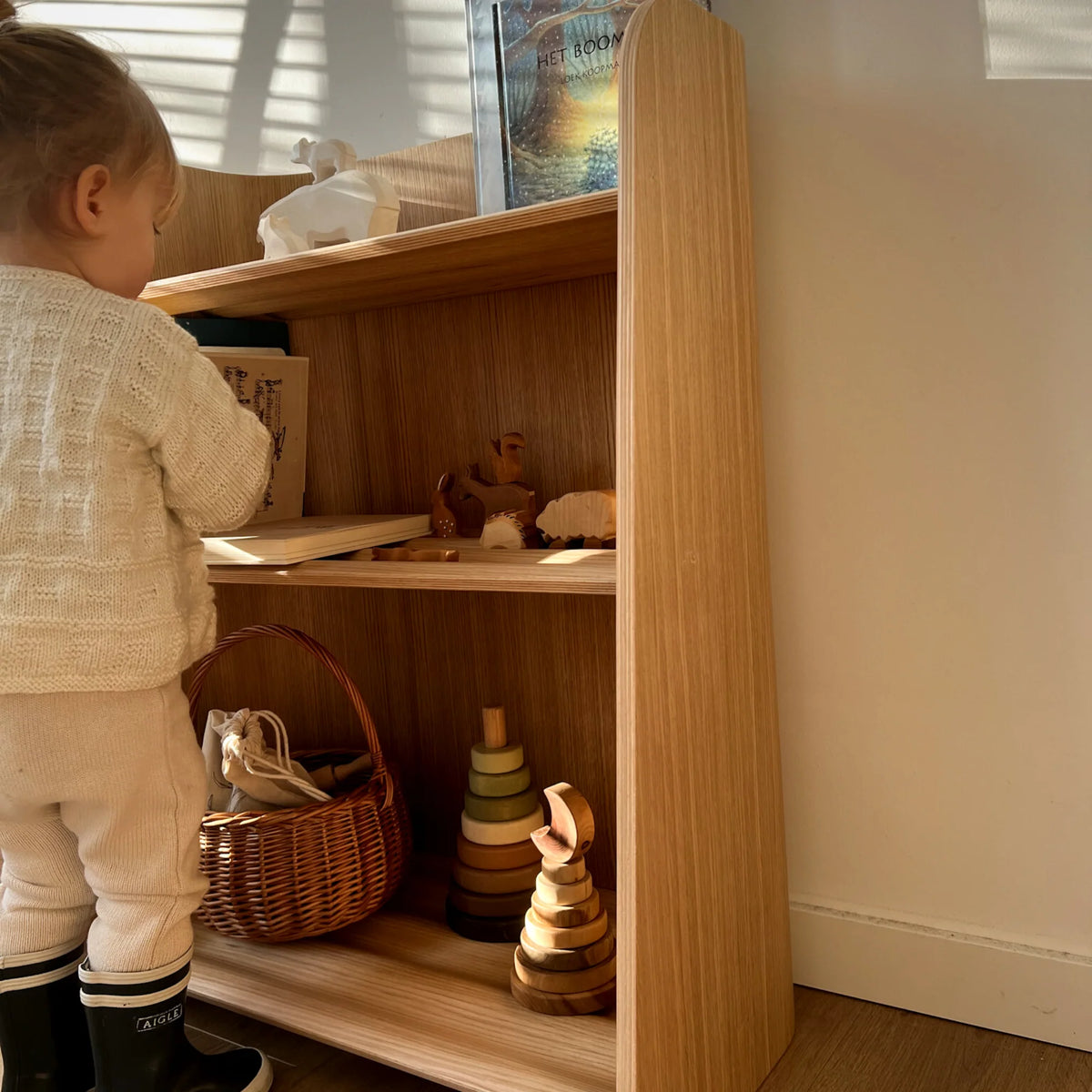 Curve-Lab bokhylla för barn, Curvy Bookcase - Ek