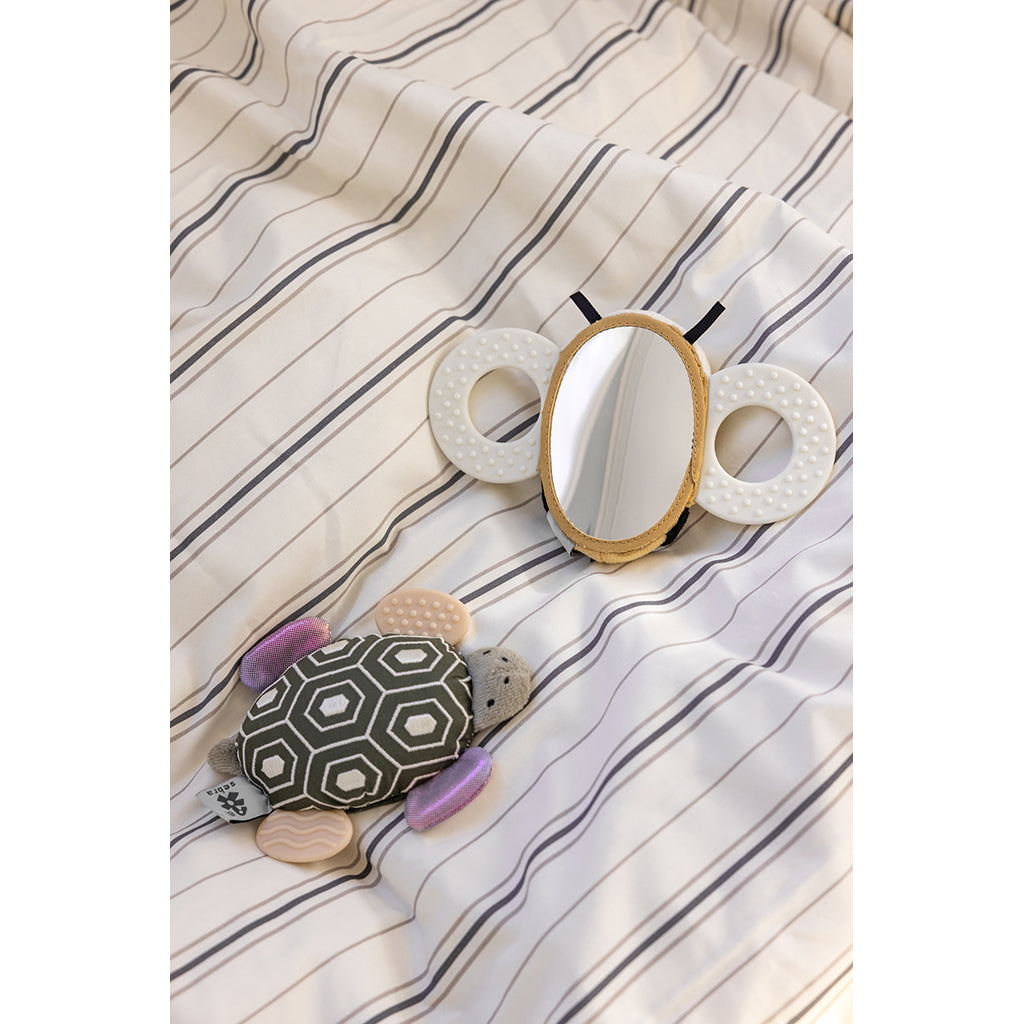 Sebra aktivitetsrassel med spegel, biet Billy