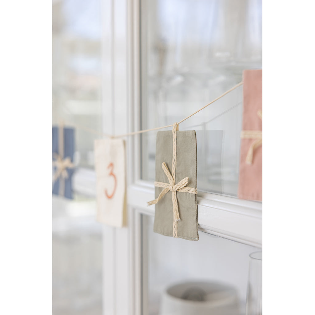 Sebra födelsedagsranka, presenter, siffror 0-9, ekologisk bomull