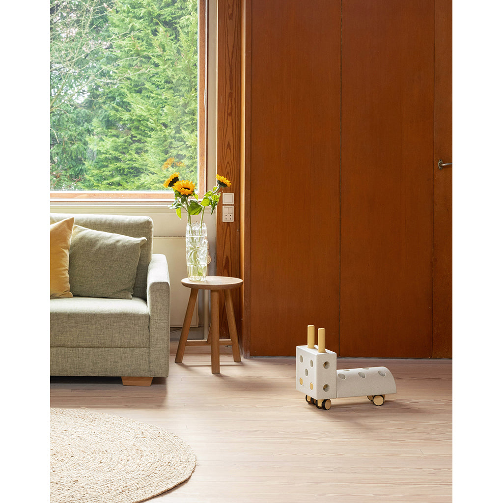 Modu Liten gåbil, aktivitetsleksak i skum, 10 delar – Sand Grey / Honey Yellow