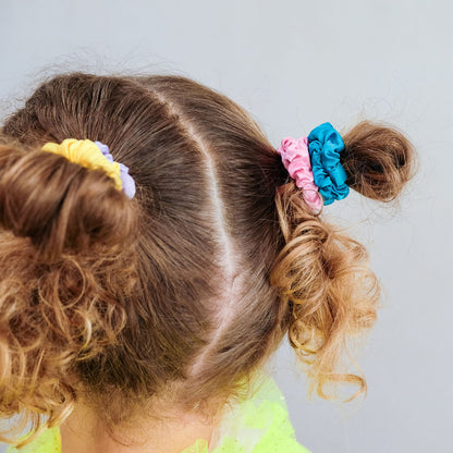 Mimi &amp; Lula 9 scrunchies-hårsnoddar – Bright Satin