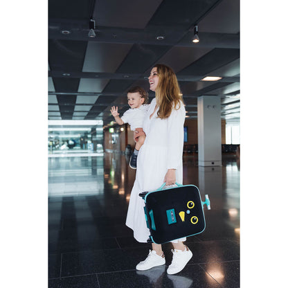 Micro Trolley Eazy Ride-On, Resväska för barn att sitta på - Forest Green FÅR INTE SÄLJAS UTAN svensk varning