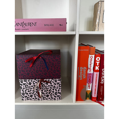 Daisy Boxes, Medium Box - Leo burgundy