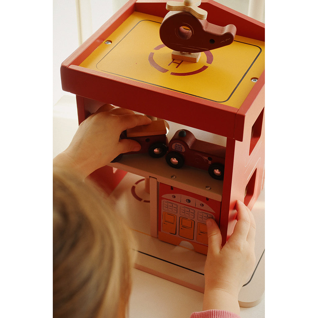 Konges Sløjd Brandstation i trä