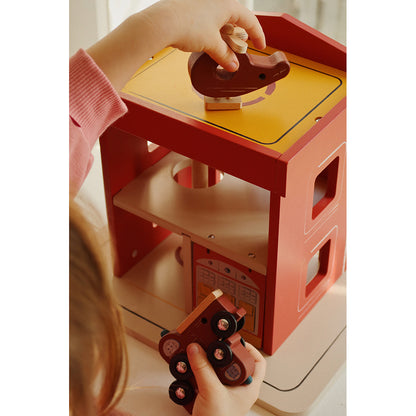 Konges Sløjd Brandstation i trä