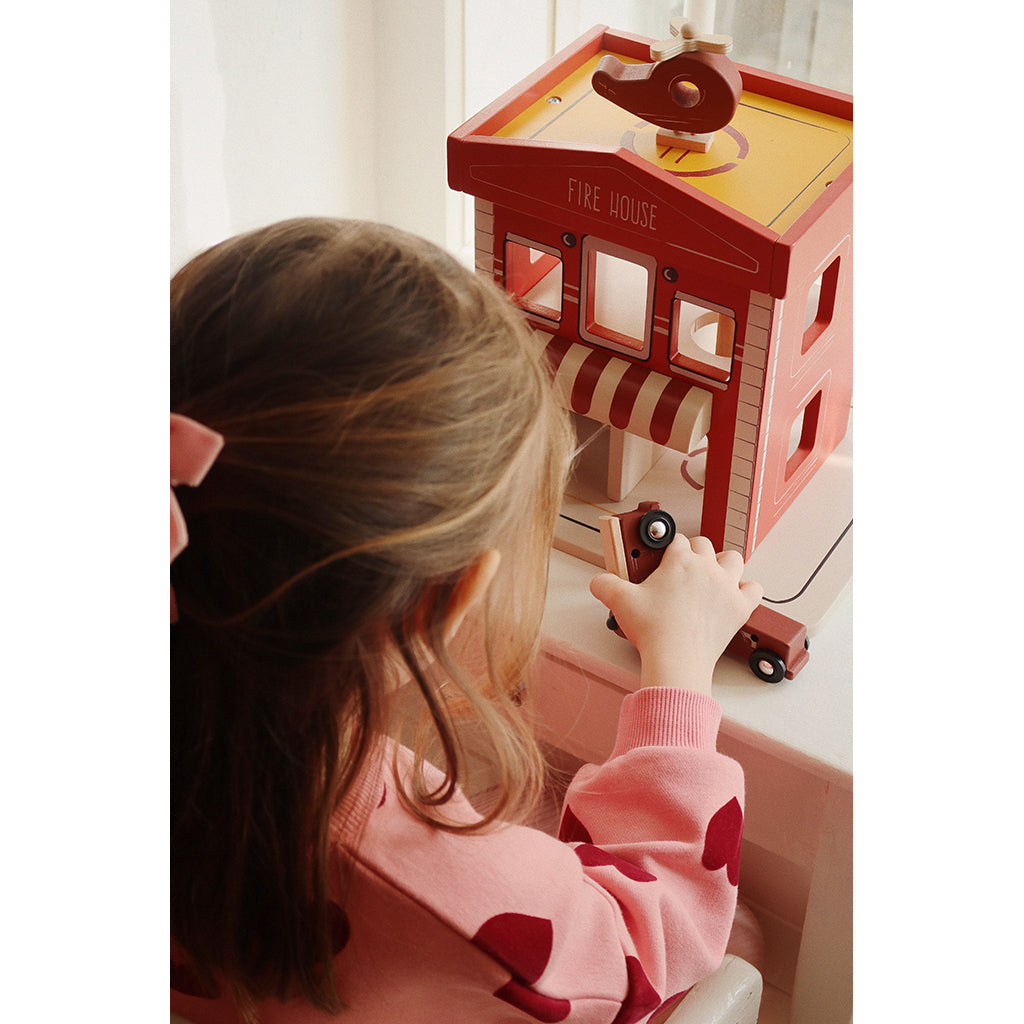 Konges Sløjd Brandstation i trä