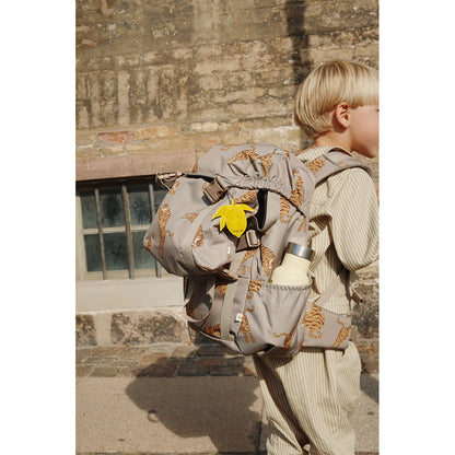 Konges Sløjd Clover skolväska med gymnastikpåse och regnskydd - Tiger Oak