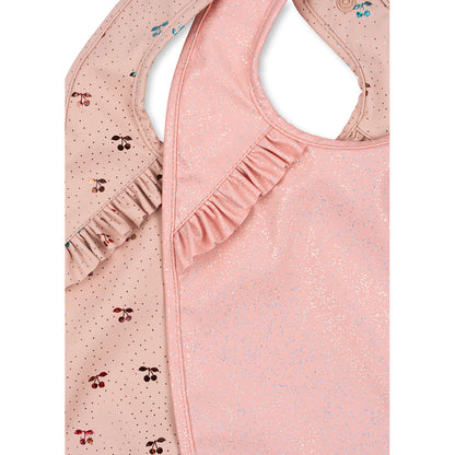 Konges Sløjd haklapp med volanger, 2-pack - Cherry sparkle