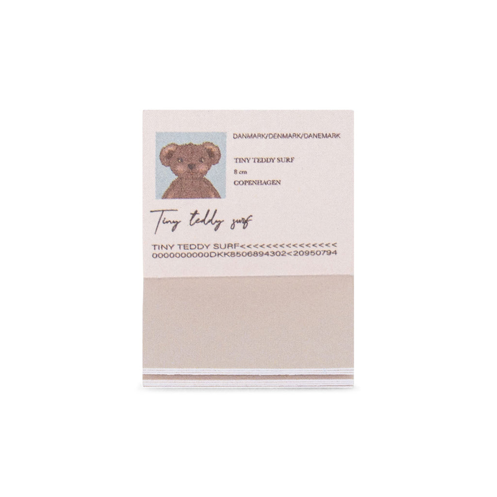 Konges Sløjd Teddy på resa, Nalle i resväska