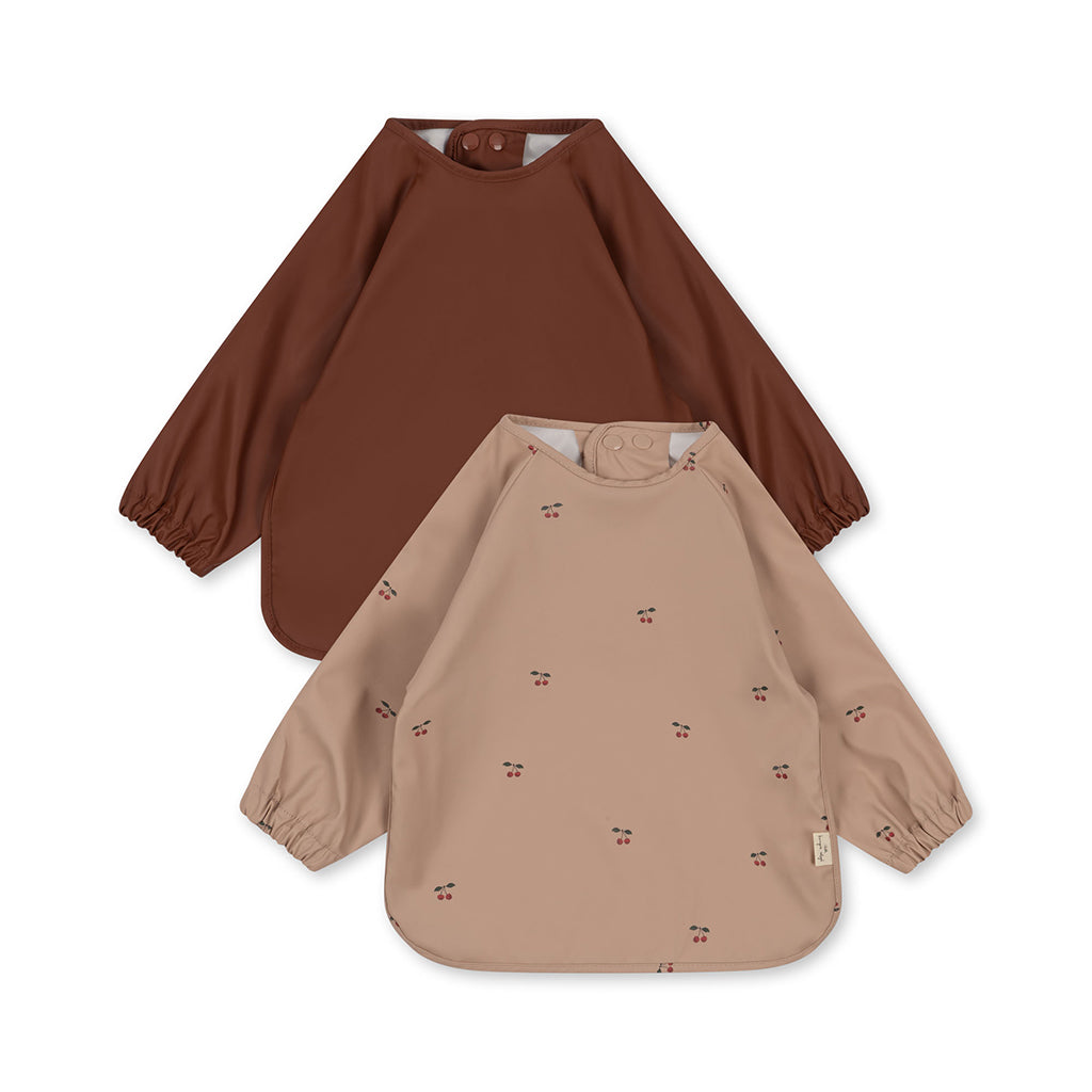 Konges Sløjd Dinner haklapp med ärmar, PU - Cherry