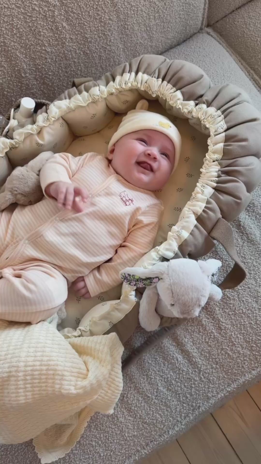 Sebra 3-i-1 babynest, babylift och lektäcke, Sophora Leaves - Beige