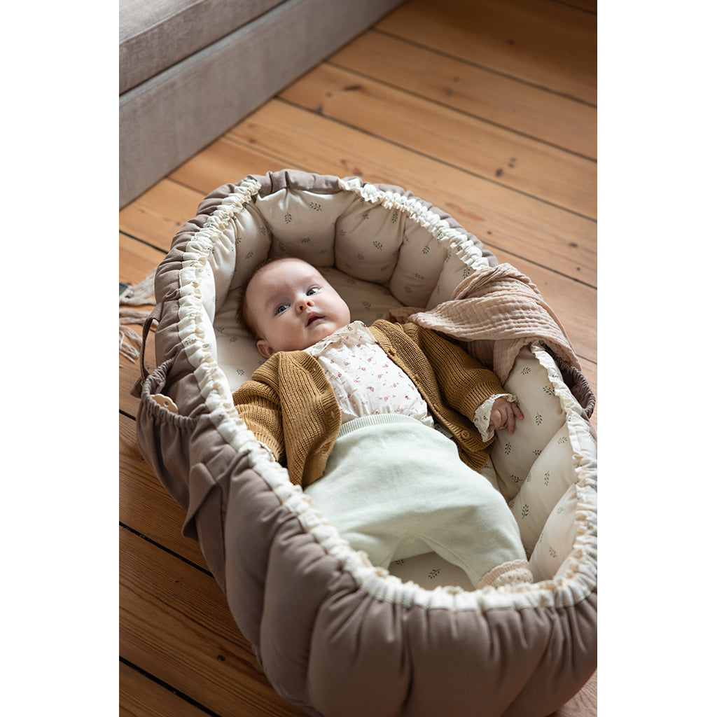 Sebra 3-i-1 babynest, babylift och lektäcke, Sophora Leaves - Beige
