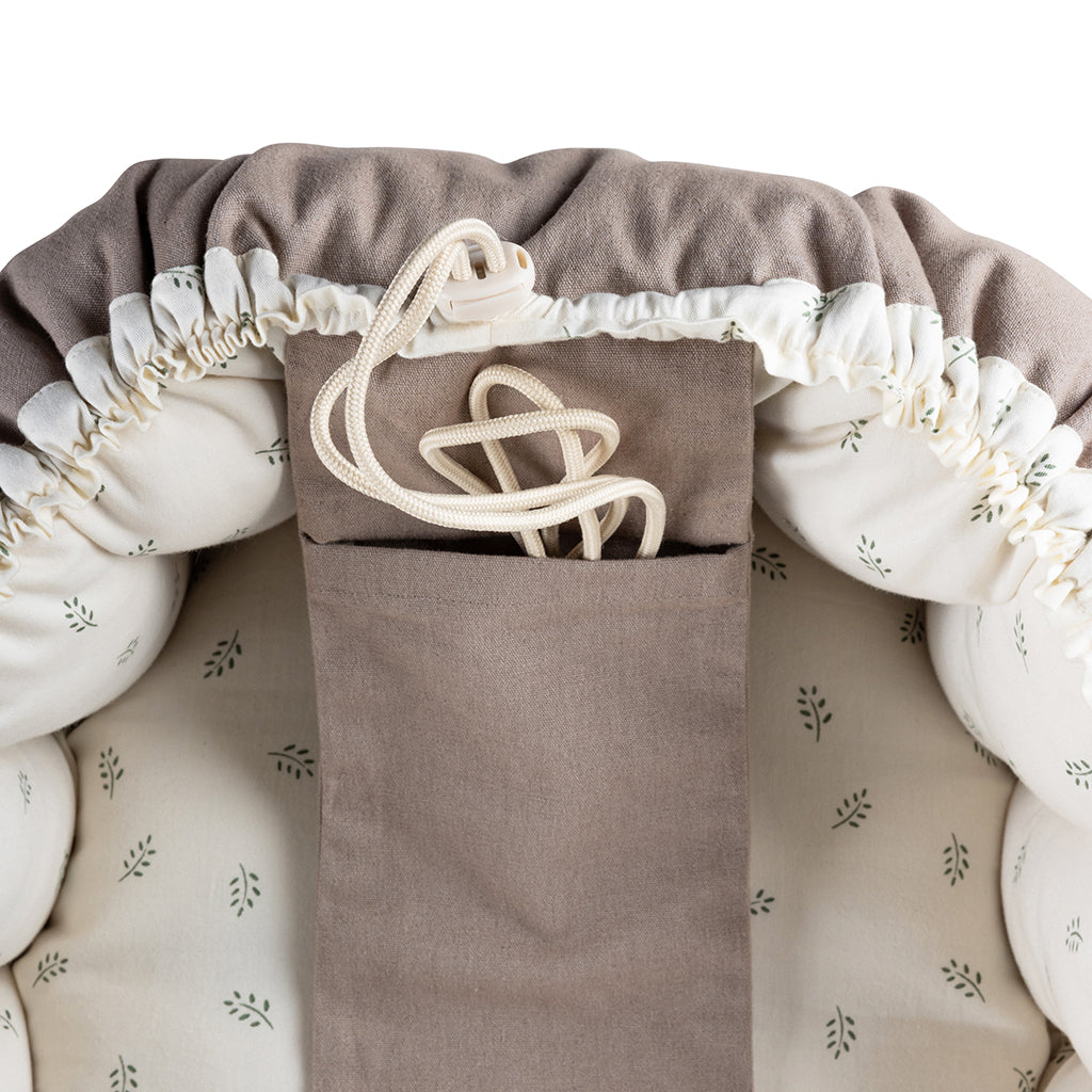 Sebra 3-i-1 babynest, babylift och lektäcke, Sophora Leaves - Beige