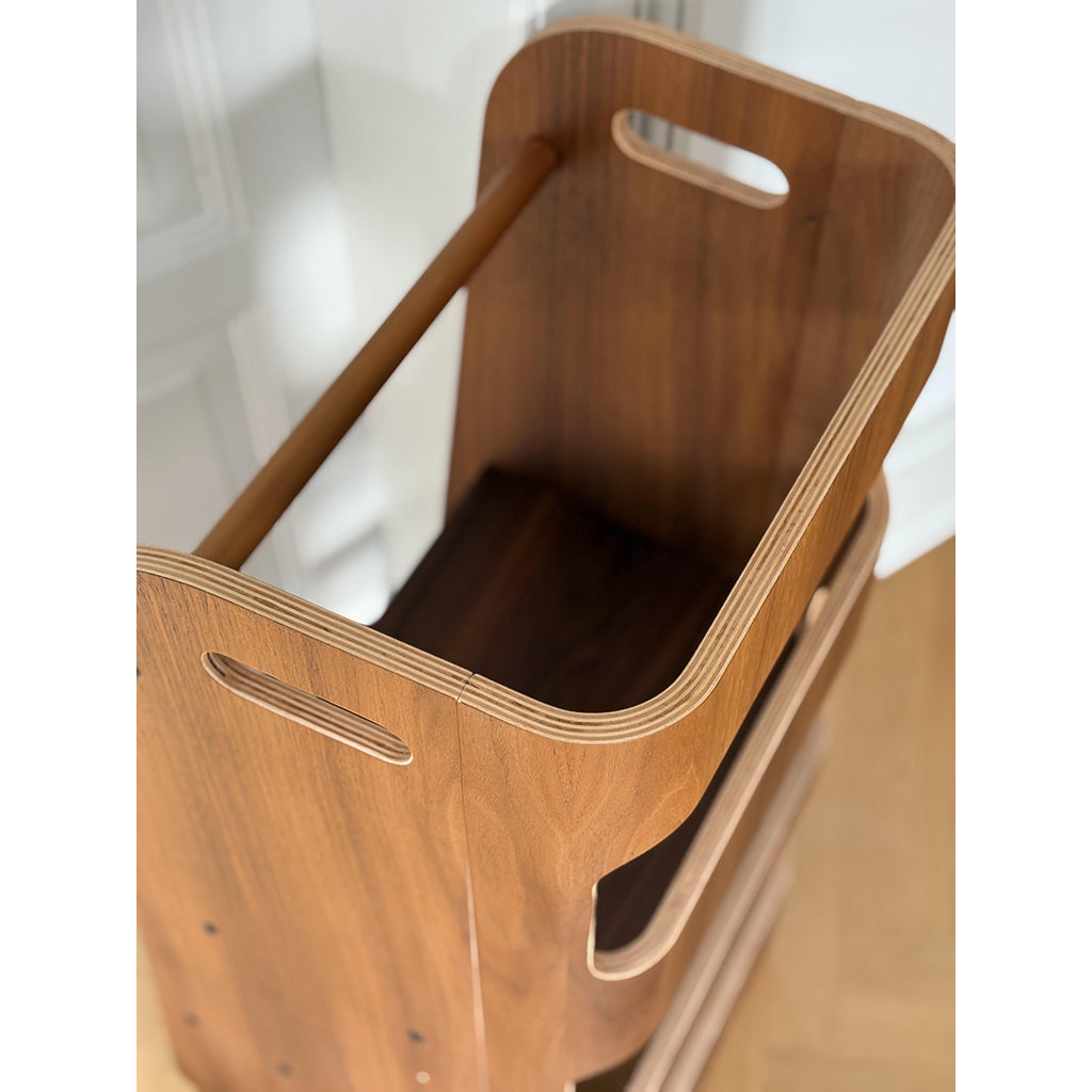 Curve-Lab, Læringstårn, Birk m. overflade af valnøddetræ