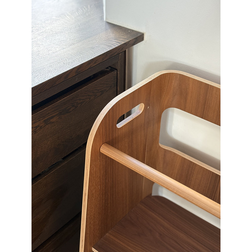 Curve-Lab, Læringstårn, Birk m. overflade af valnøddetræ