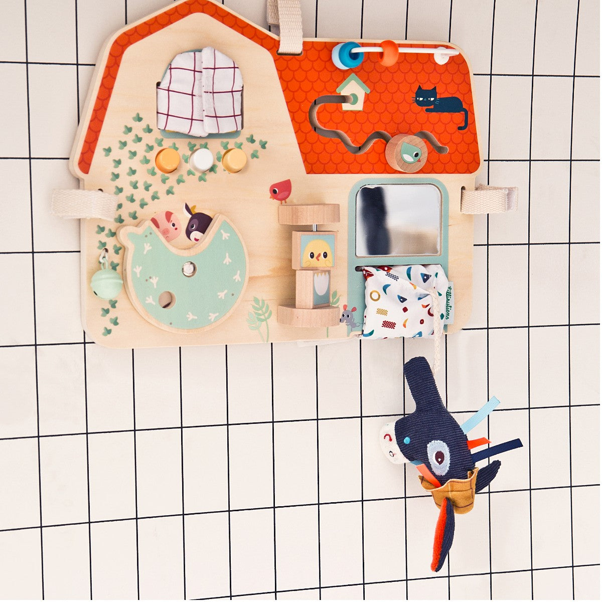 Lilliputiens aktivitetsbräda i trä, Bondgård