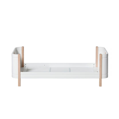 Oliver Furniture, Wood Mini+ juniorsäng - vit/ek ( LEVERANS I SLUTET AV MAJ )