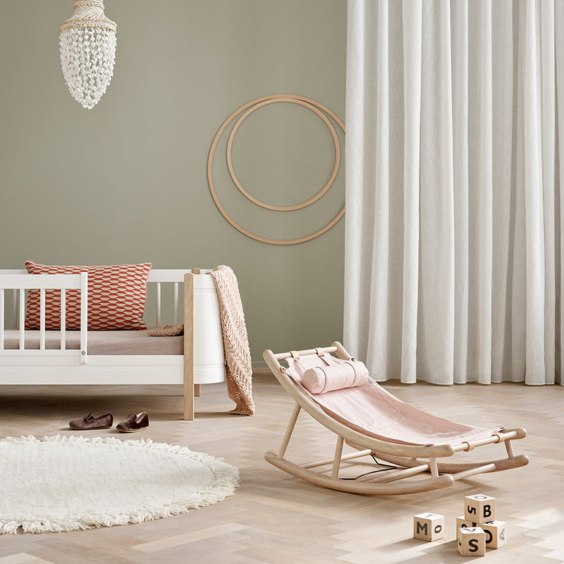 Oliver Furniture, Wood Baby &amp; junior vippestol - Ek/rose