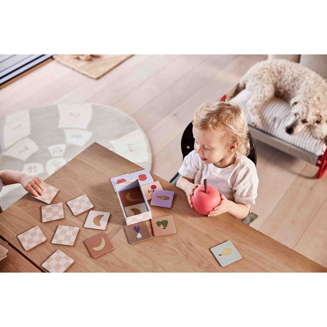 OYOY Äpplemugg med lock och sugrör, Röd