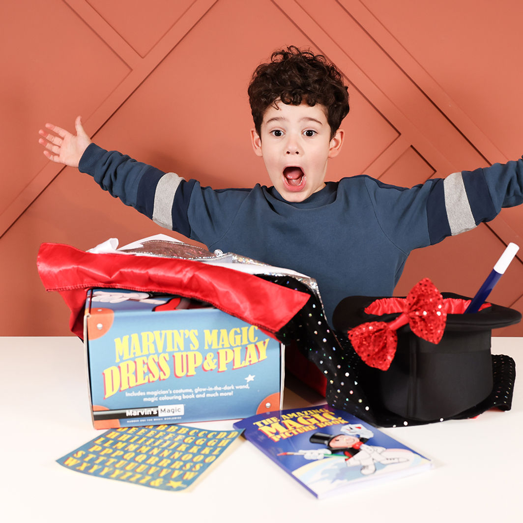 Marvins Magic, Utklädnad - Trollerikonstnär