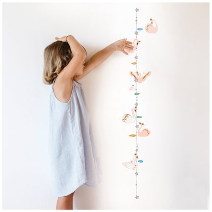Mimi Lou wallsticker, højdemåler - Svaner