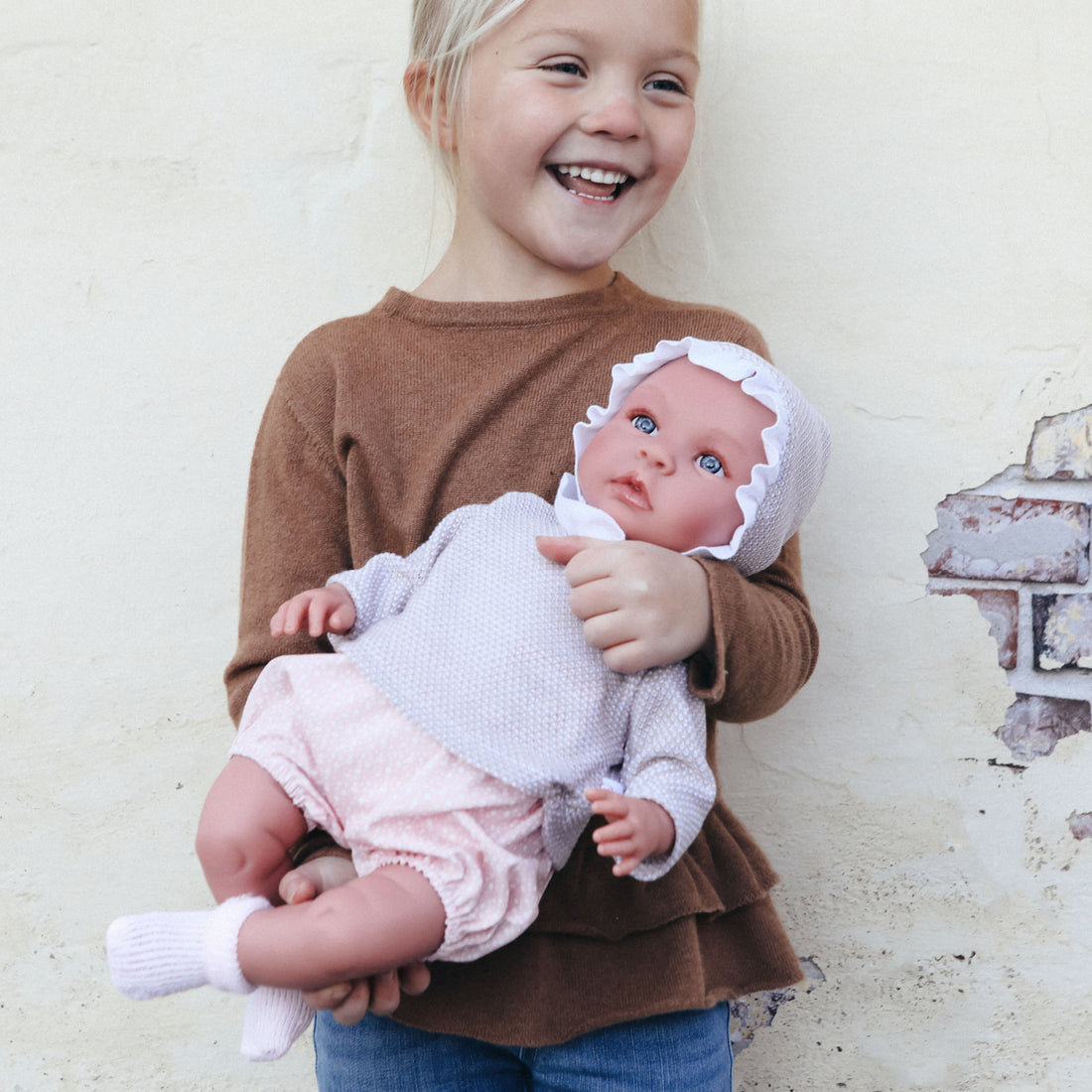 Así Leonora babydukke, 46 cm - Rosa mamelukker och beige blus