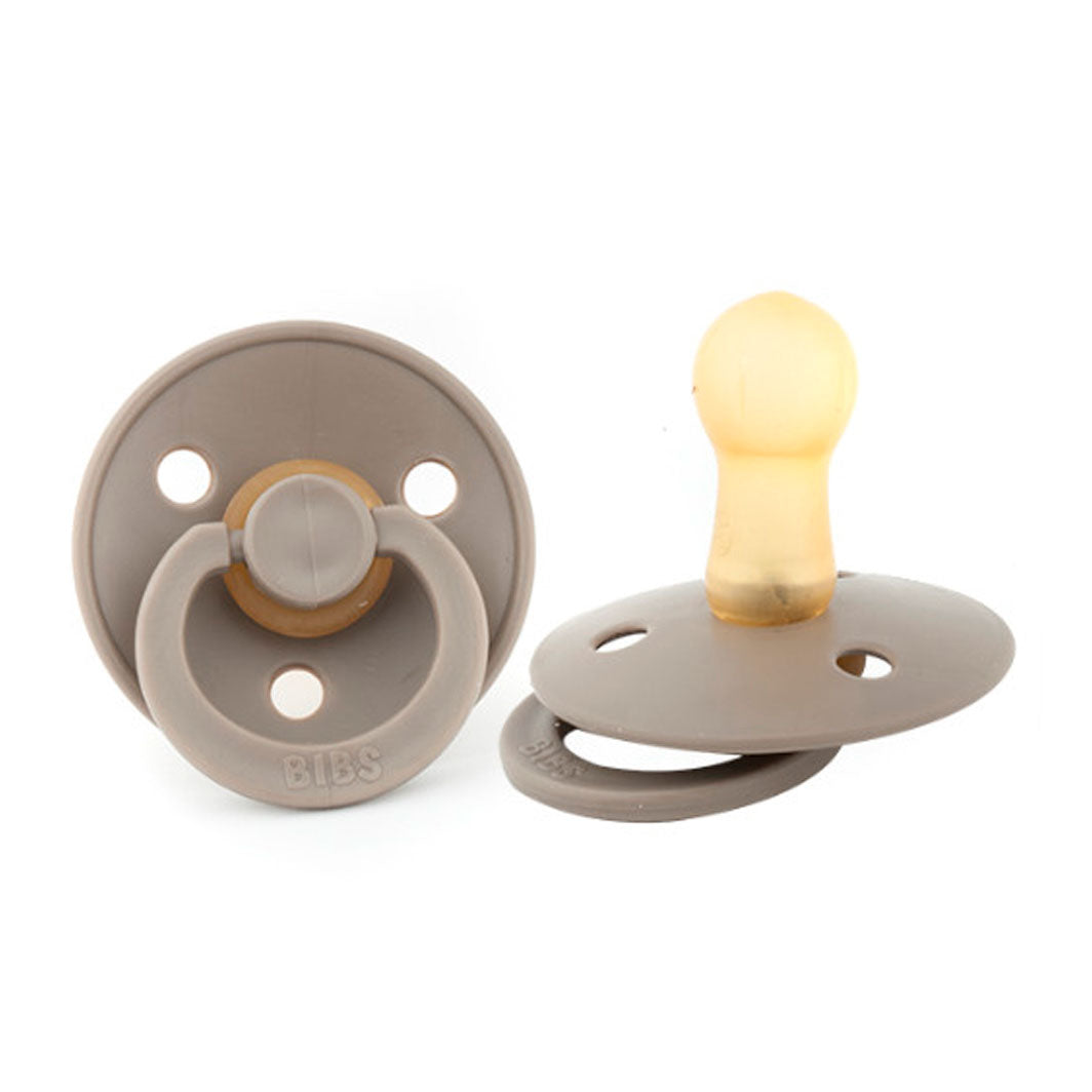 Bibs sut i naturgummi, str. 2 - dark oak