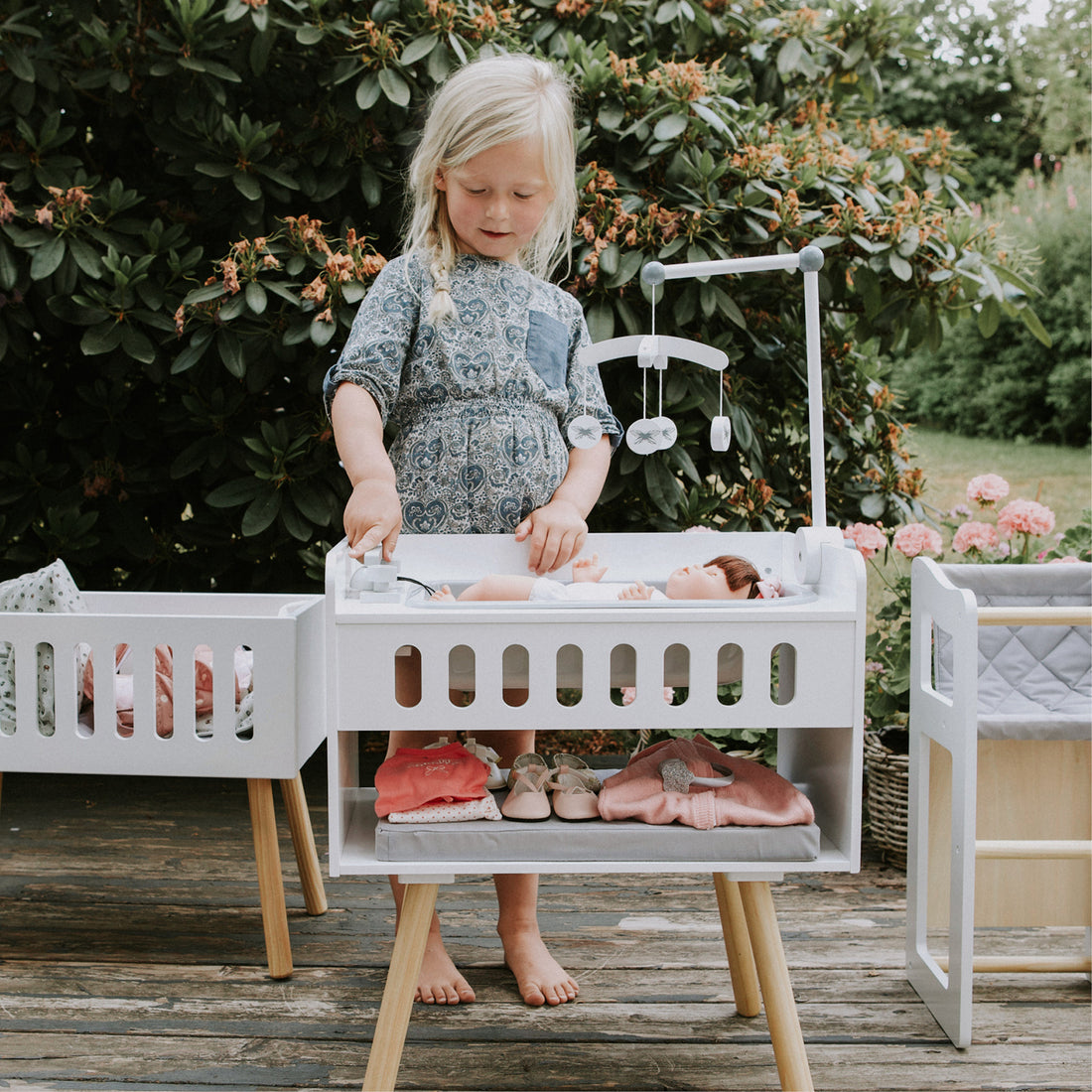 By Astrup docktillbehör, skötbord i trä med badkar