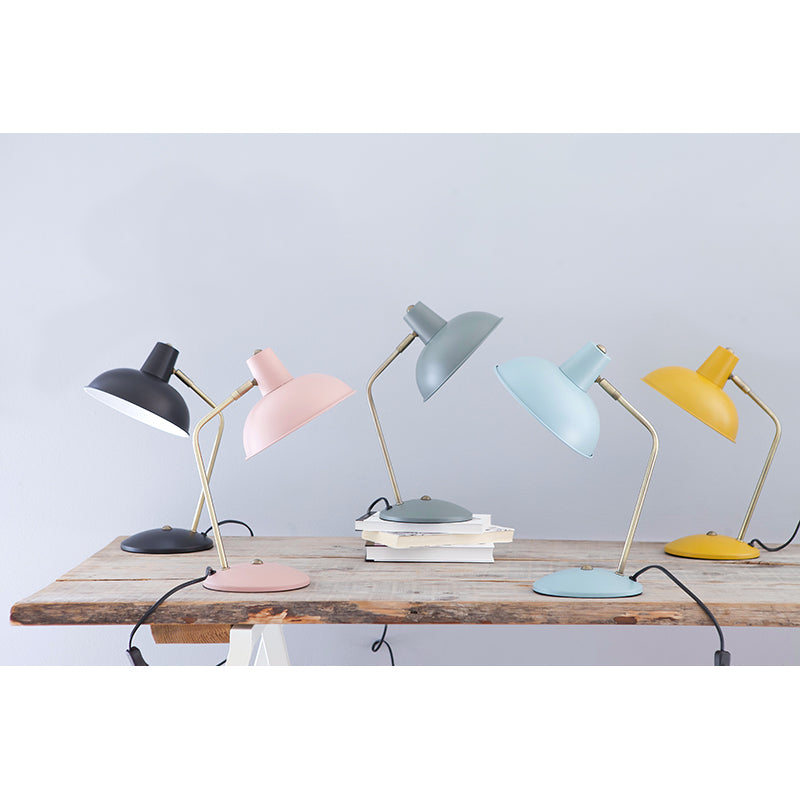 Leitmotiv Hood bordslampa i metall, Matt curry yellow