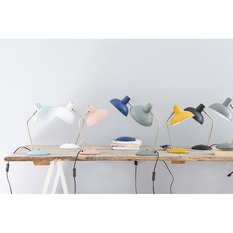 Leitmotiv Hood bordslampa i metall, Iron matt white