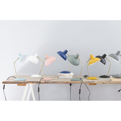 Leitmotiv Hood bordslampa i metall, Iron matt white