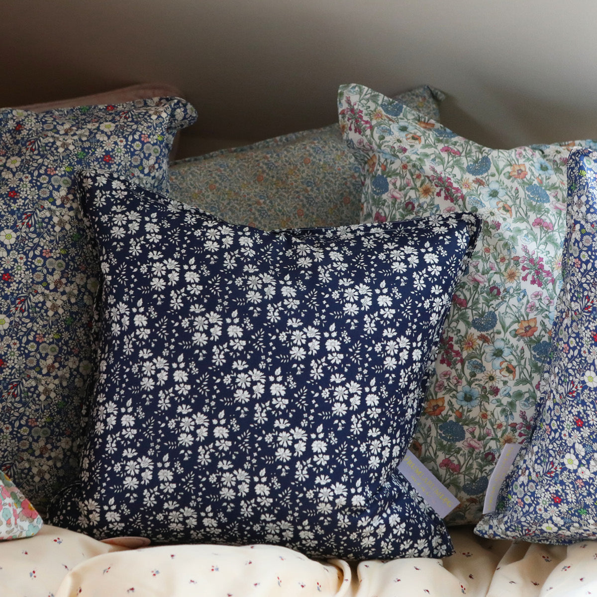 Lirum Larum Leg Mini, Liberty kudde, 50 x 50 cm - Alexander