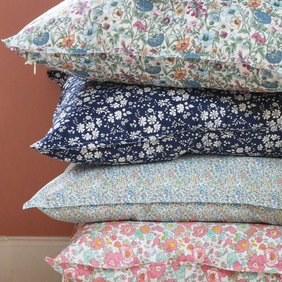 Lirum Larum Leg Mini, Liberty kudde, 50 x 50 cm - Alexander