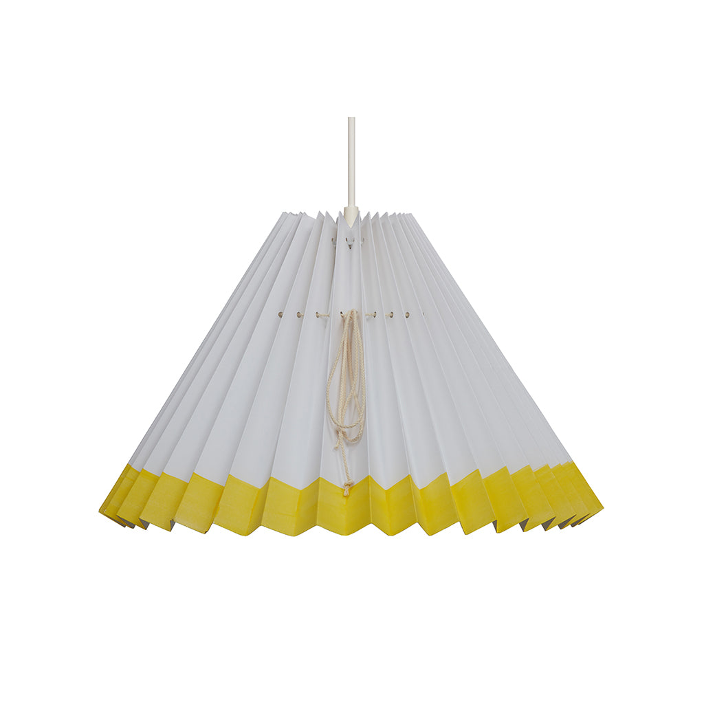 Pink Rose Loftslampe m foldet skærm i papir - 32 cm - Hvid m. lysegul kant