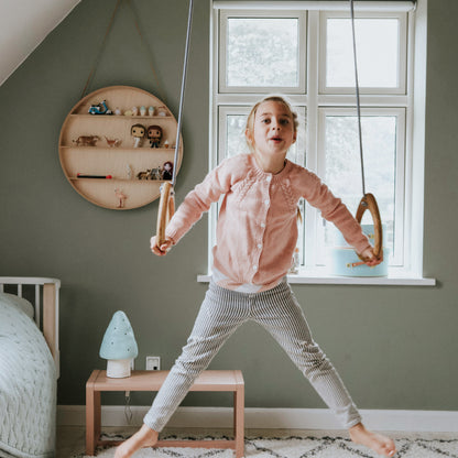 Lillagunga gymnastikringar, Ek - Grå