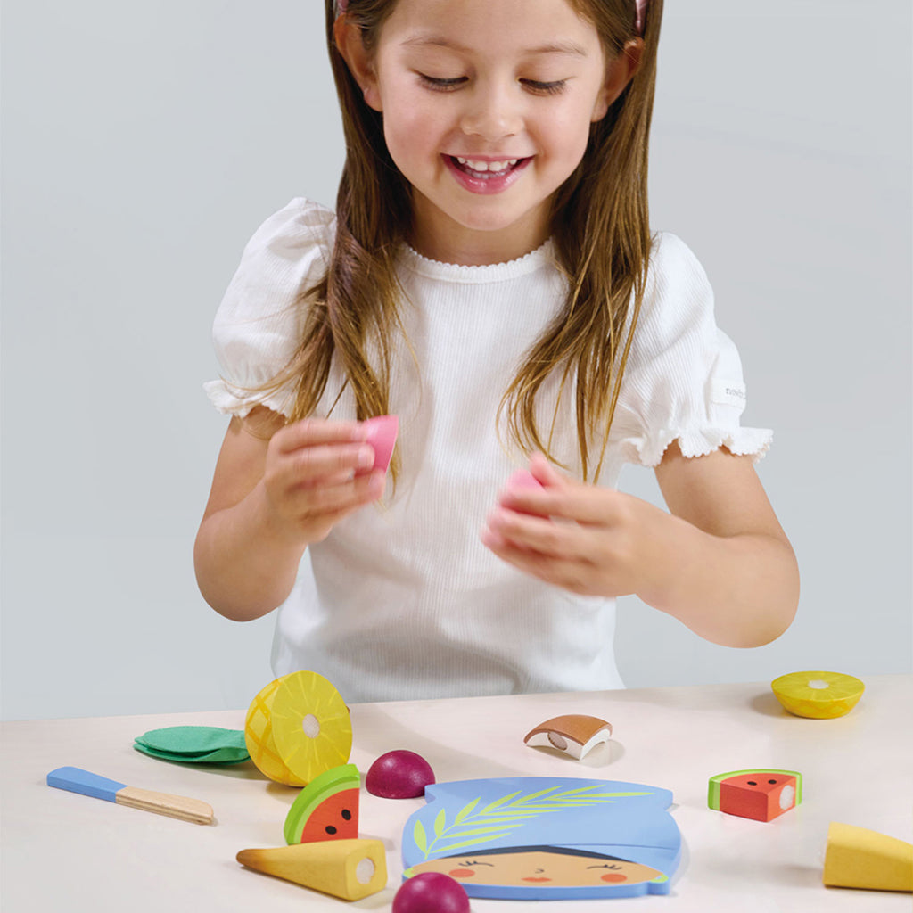 Tender Leaf, Lekmat - Skärbräda med tropiska frukter