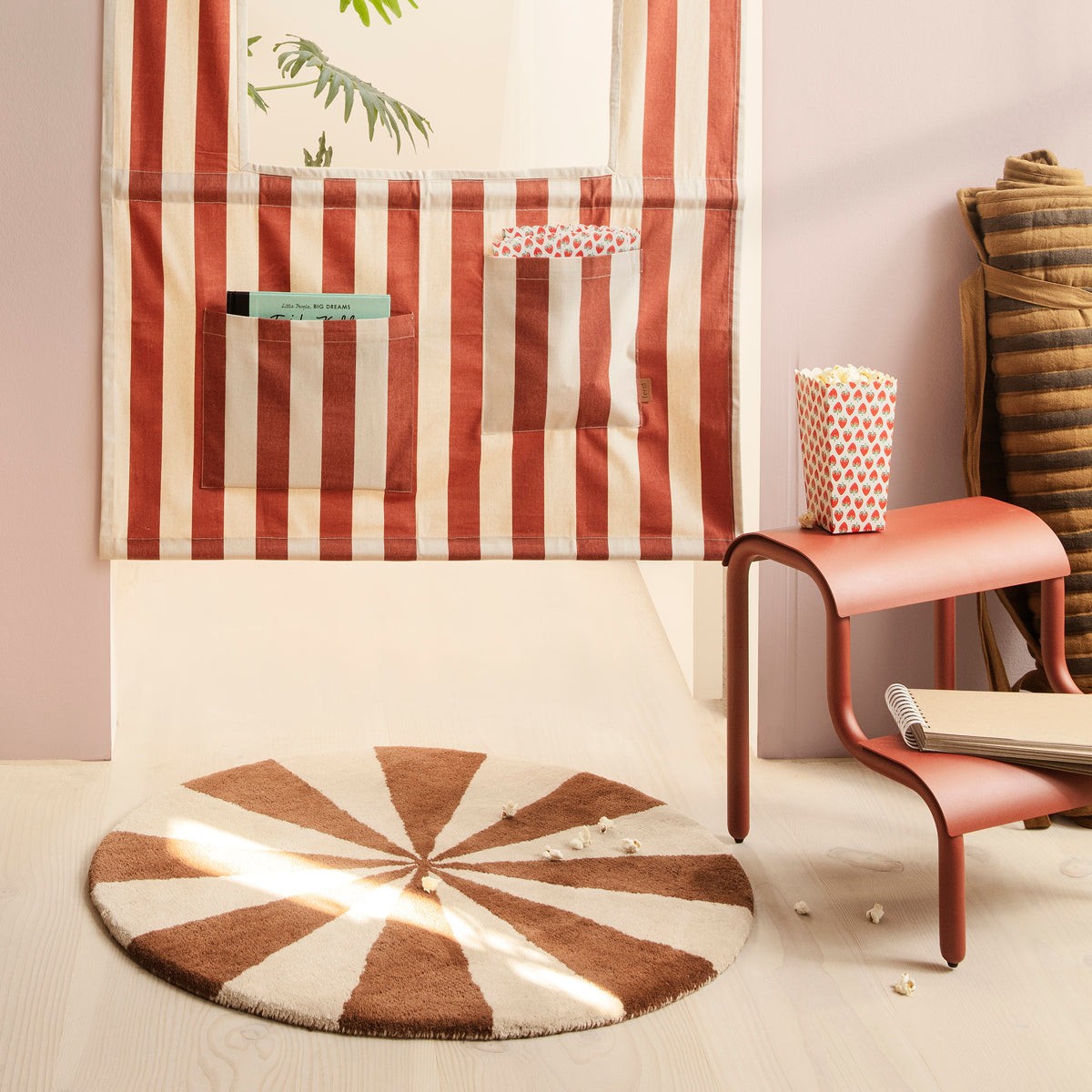 ferm Living matta, rund - Arch small, mörk tegel/off-white